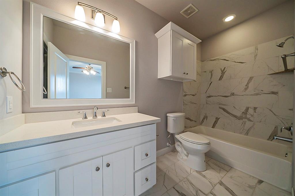 5625 3 Mina Way, Houston, Texas 77081, 3 Bedrooms Bedrooms, 3 Rooms Rooms,3 BathroomsBathrooms,Single-family,For Sale,Mina,72494186