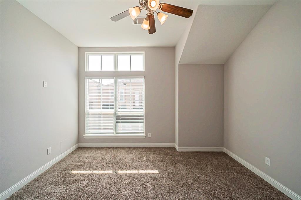 5625 3 Mina Way, Houston, Texas 77081, 3 Bedrooms Bedrooms, 3 Rooms Rooms,3 BathroomsBathrooms,Single-family,For Sale,Mina,72494186