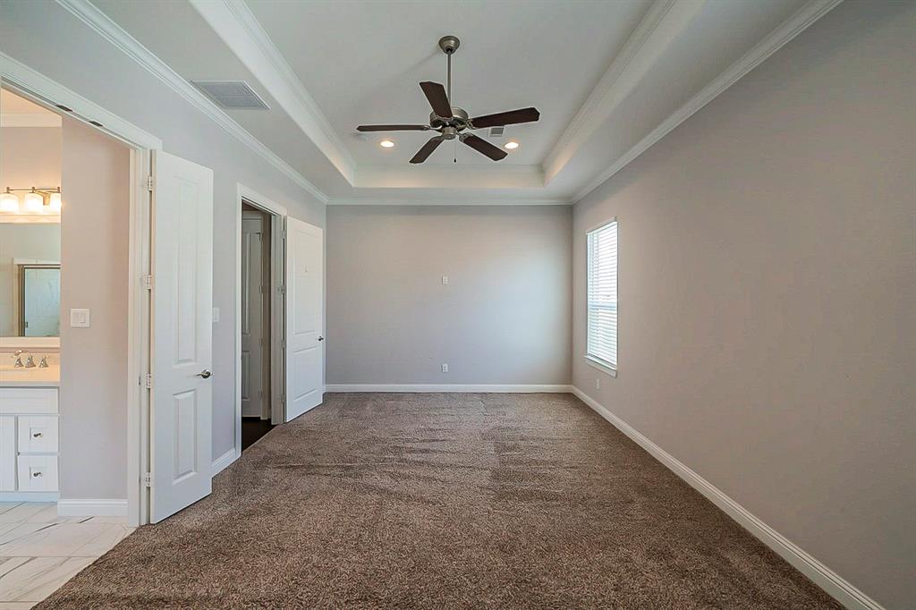 5625 3 Mina Way, Houston, Texas 77081, 3 Bedrooms Bedrooms, 3 Rooms Rooms,3 BathroomsBathrooms,Single-family,For Sale,Mina,72494186