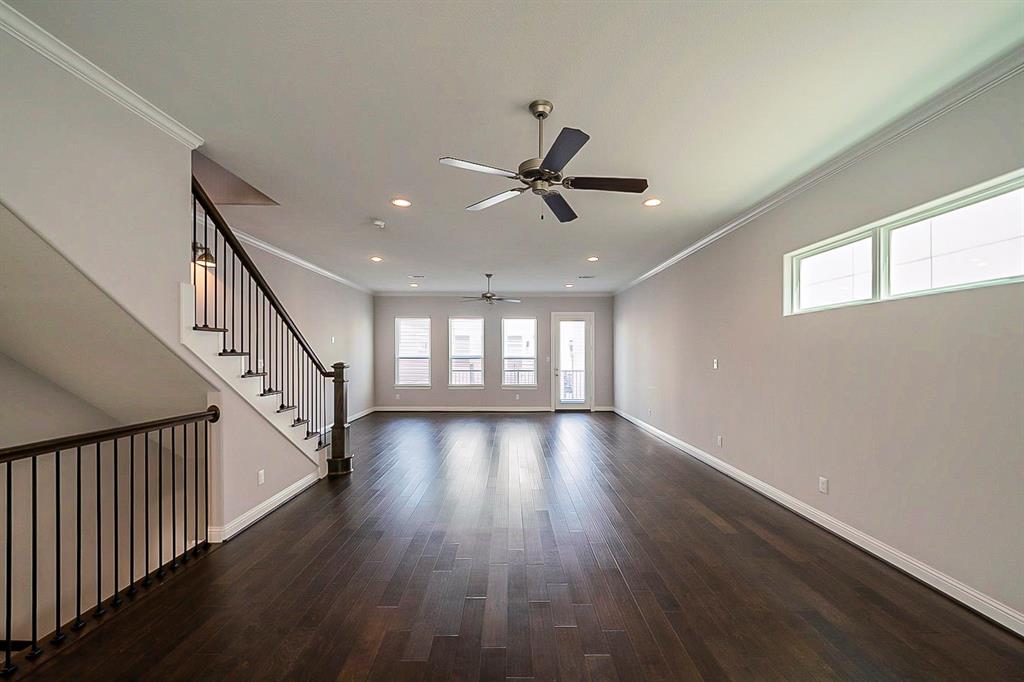 5625 3 Mina Way, Houston, Texas 77081, 3 Bedrooms Bedrooms, 3 Rooms Rooms,3 BathroomsBathrooms,Single-family,For Sale,Mina,72494186
