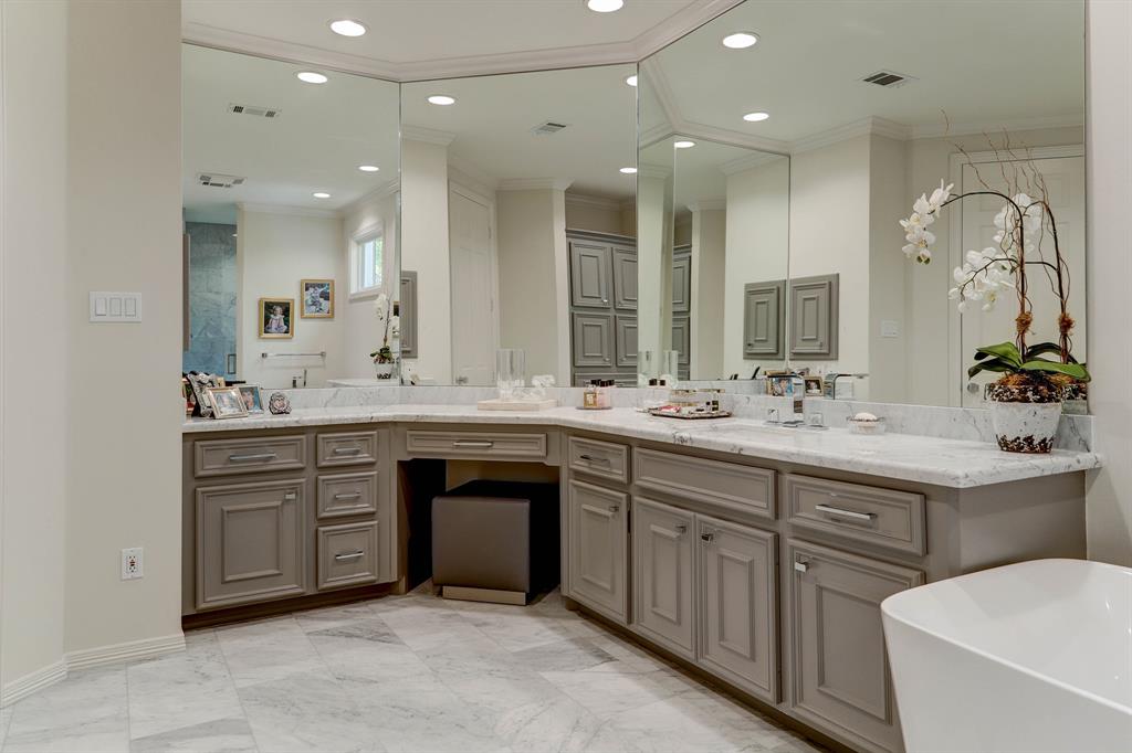 1215 3 Potomac Drive, Houston, Texas 77057, 3 Bedrooms Bedrooms, 15 Rooms Rooms,5 BathroomsBathrooms,Single-family,For Sale,Potomac,78675931