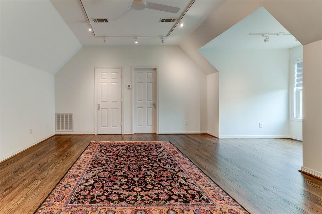 1215 3 Potomac Drive, Houston, Texas 77057, 3 Bedrooms Bedrooms, 15 Rooms Rooms,5 BathroomsBathrooms,Single-family,For Sale,Potomac,78675931