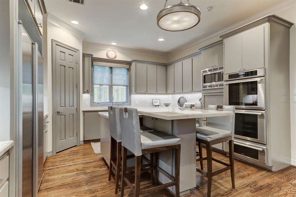 1215 3 Potomac Drive, Houston, Texas 77057, 3 Bedrooms Bedrooms, 15 Rooms Rooms,5 BathroomsBathrooms,Single-family,For Sale,Potomac,78675931