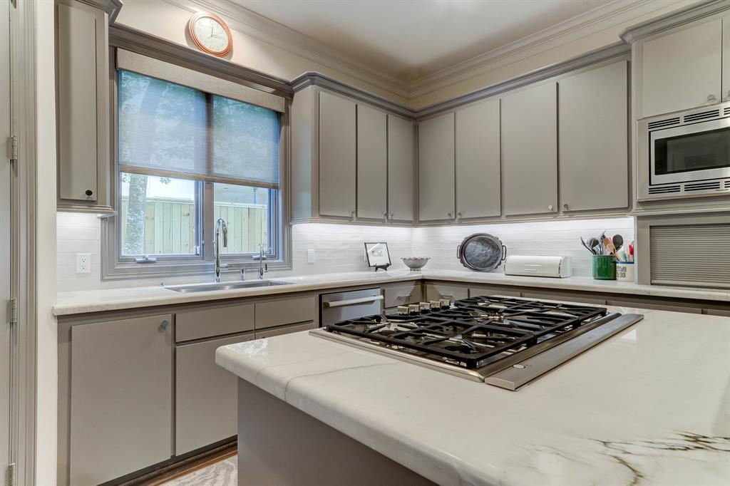 1215 3 Potomac Drive, Houston, Texas 77057, 3 Bedrooms Bedrooms, 15 Rooms Rooms,5 BathroomsBathrooms,Single-family,For Sale,Potomac,78675931