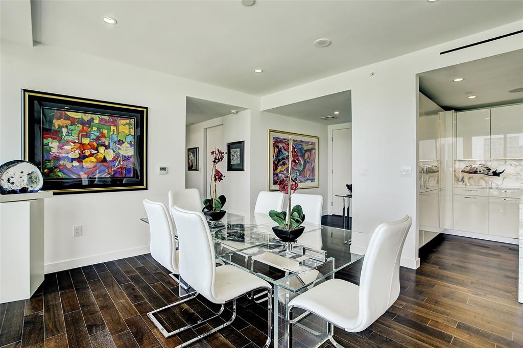 3433 Westheimer Road, Houston, Texas 77027, 2 Bedrooms Bedrooms, 5 Rooms Rooms,2 BathroomsBathrooms,Mid/hi-rise Condo,For Sale,THE RIVER OAKS,Westheimer,72924795