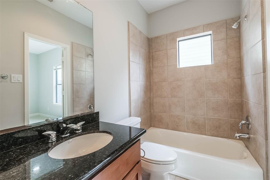 6903 3 Staffordshire Boulevard, Houston, Texas 77030, 3 Bedrooms Bedrooms, 3 Rooms Rooms,3 BathroomsBathrooms,Single-family,For Sale,Staffordshire,71475592