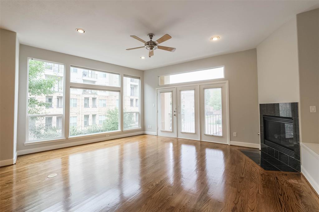 6903 3 Staffordshire Boulevard, Houston, Texas 77030, 3 Bedrooms Bedrooms, 3 Rooms Rooms,3 BathroomsBathrooms,Single-family,For Sale,Staffordshire,71475592