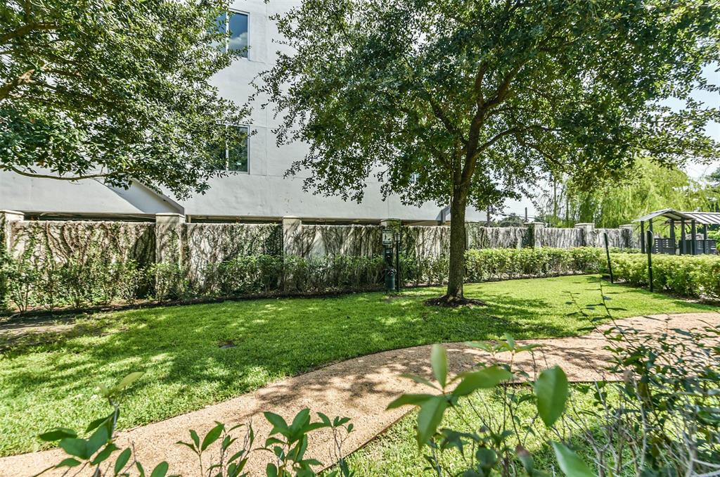 6008 3 Post Oak Green Lane, Houston, Texas 77055, 3 Bedrooms Bedrooms, 8 Rooms Rooms,3 BathroomsBathrooms,Single-family,For Sale,Post Oak Green,10227087