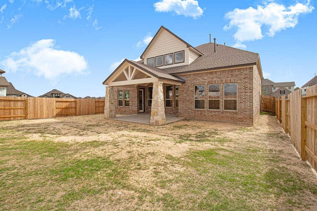 12918 2 Wintery Tide Drive, Texas City, Texas 77568, 4 Bedrooms Bedrooms, 9 Rooms Rooms,3 BathroomsBathrooms,Single-family,For Sale,Wintery Tide,89536912
