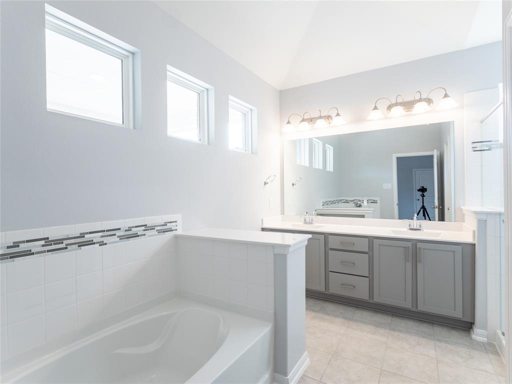8811 2 Sandhill Crane Road, Baytown, Texas 77521, 4 Bedrooms Bedrooms, 10 Rooms Rooms,2 BathroomsBathrooms,Single-family,For Sale,Sandhill Crane,73505509