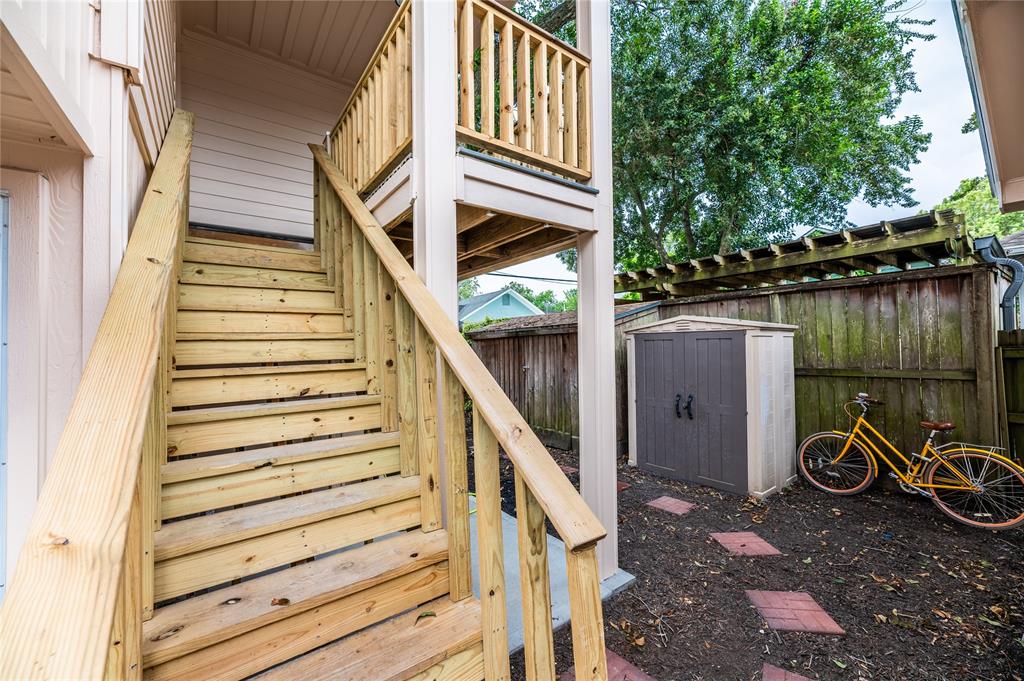 1032 1 Walling Street, Houston, Texas 77009, 3 Bedrooms Bedrooms, 7 Rooms Rooms,2 BathroomsBathrooms,Single-family,For Sale,Walling,69384496