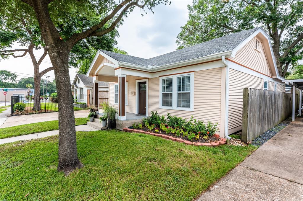 1032 1 Walling Street, Houston, Texas 77009, 3 Bedrooms Bedrooms, 7 Rooms Rooms,2 BathroomsBathrooms,Single-family,For Sale,Walling,69384496