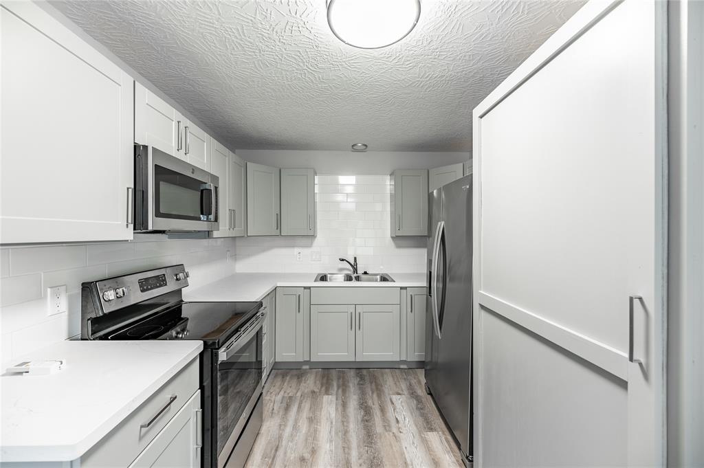 1032 1 Walling Street, Houston, Texas 77009, 3 Bedrooms Bedrooms, 7 Rooms Rooms,2 BathroomsBathrooms,Single-family,For Sale,Walling,69384496