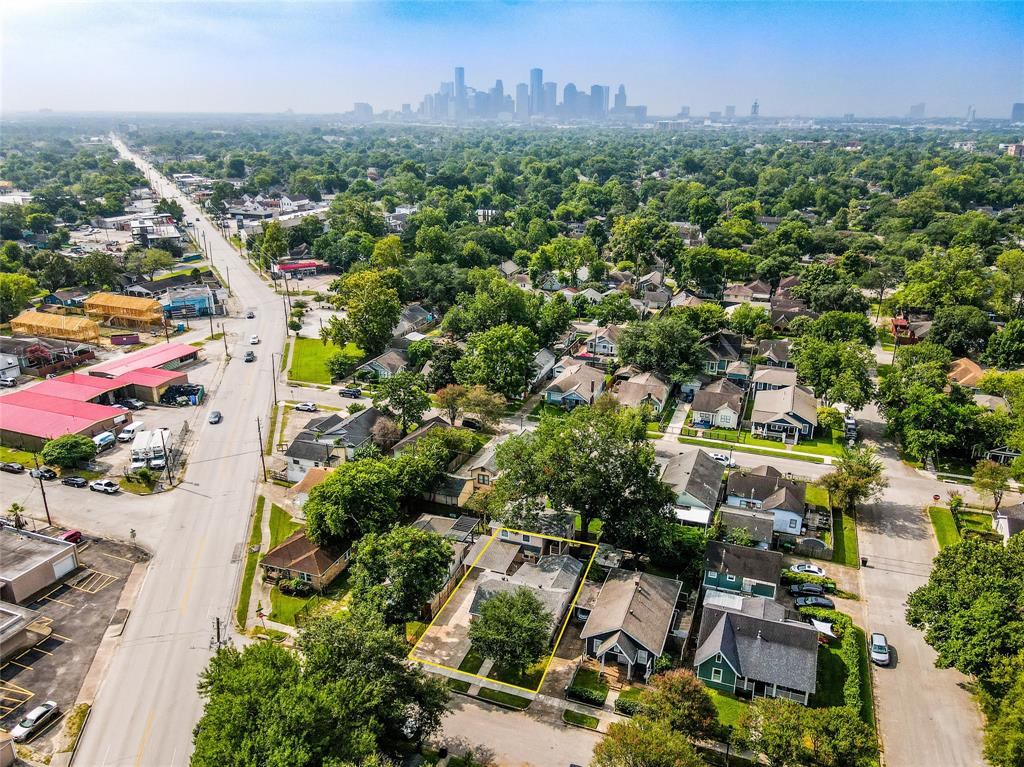 1032 1 Walling Street, Houston, Texas 77009, 3 Bedrooms Bedrooms, 7 Rooms Rooms,2 BathroomsBathrooms,Single-family,For Sale,Walling,69384496
