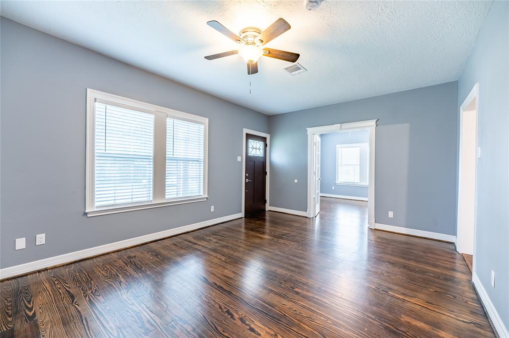 1032 1 Walling Street, Houston, Texas 77009, 3 Bedrooms Bedrooms, 7 Rooms Rooms,2 BathroomsBathrooms,Single-family,For Sale,Walling,69384496