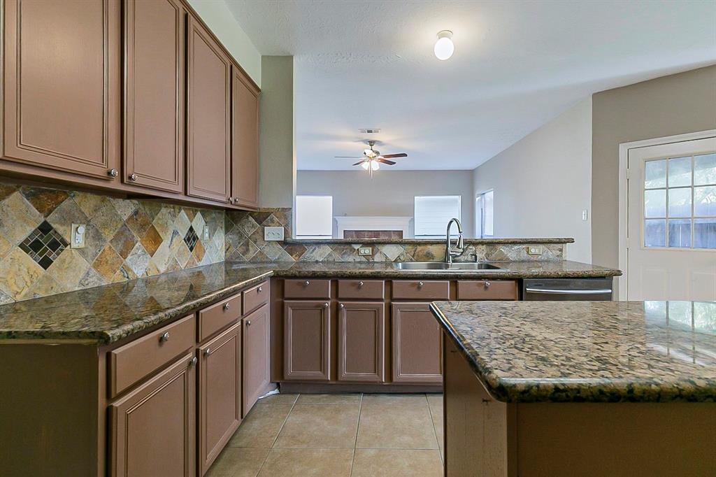 4011 2 Perry Knoll Court, Sugar Land, Texas 77479, 4 Bedrooms Bedrooms, 4 Rooms Rooms,2 BathroomsBathrooms,Single-family,For Sale,Perry Knoll,61372887