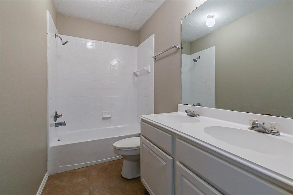 4011 2 Perry Knoll Court, Sugar Land, Texas 77479, 4 Bedrooms Bedrooms, 4 Rooms Rooms,2 BathroomsBathrooms,Single-family,For Sale,Perry Knoll,61372887