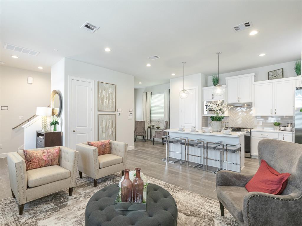 9565 2 Neuens Road, Houston, Texas 77080, 3 Bedrooms Bedrooms, 8 Rooms Rooms,2 BathroomsBathrooms,Townhouse/condo,For Sale,Neuens,52336818