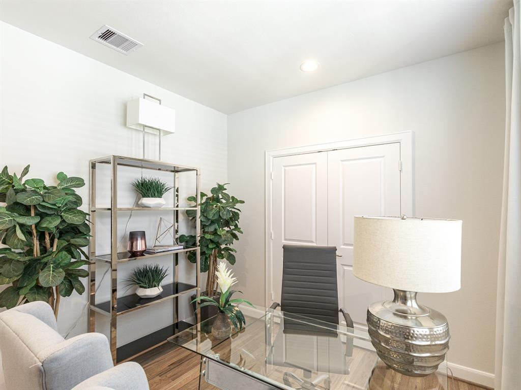 9565 2 Neuens Road, Houston, Texas 77080, 3 Bedrooms Bedrooms, 8 Rooms Rooms,2 BathroomsBathrooms,Townhouse/condo,For Sale,Neuens,52336818