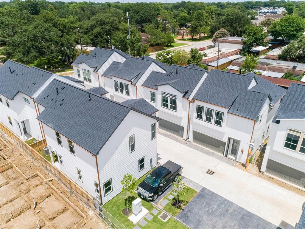 9565 2 Neuens Road, Houston, Texas 77080, 3 Bedrooms Bedrooms, 8 Rooms Rooms,2 BathroomsBathrooms,Townhouse/condo,For Sale,Neuens,52336818