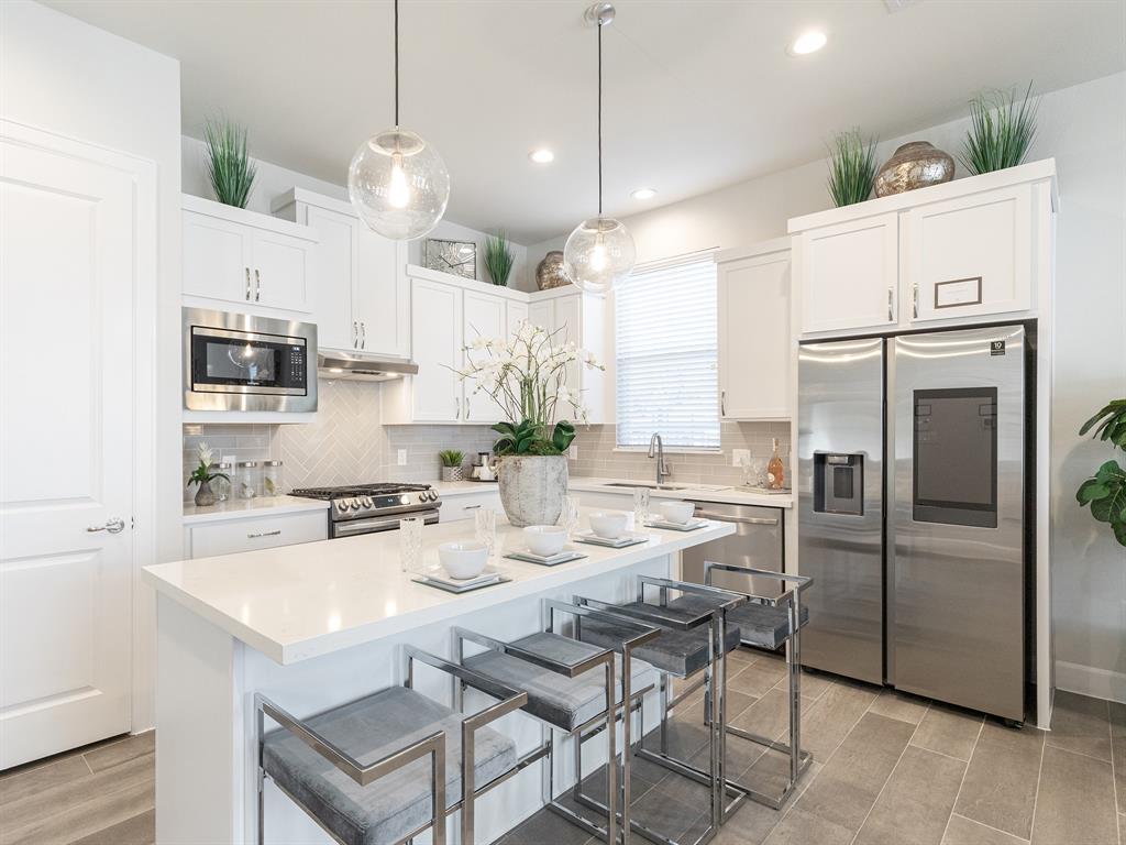 9565 2 Neuens Road, Houston, Texas 77080, 3 Bedrooms Bedrooms, 8 Rooms Rooms,2 BathroomsBathrooms,Townhouse/condo,For Sale,Neuens,52336818