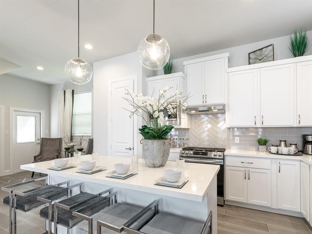 9565 2 Neuens Road, Houston, Texas 77080, 3 Bedrooms Bedrooms, 8 Rooms Rooms,2 BathroomsBathrooms,Townhouse/condo,For Sale,Neuens,52336818