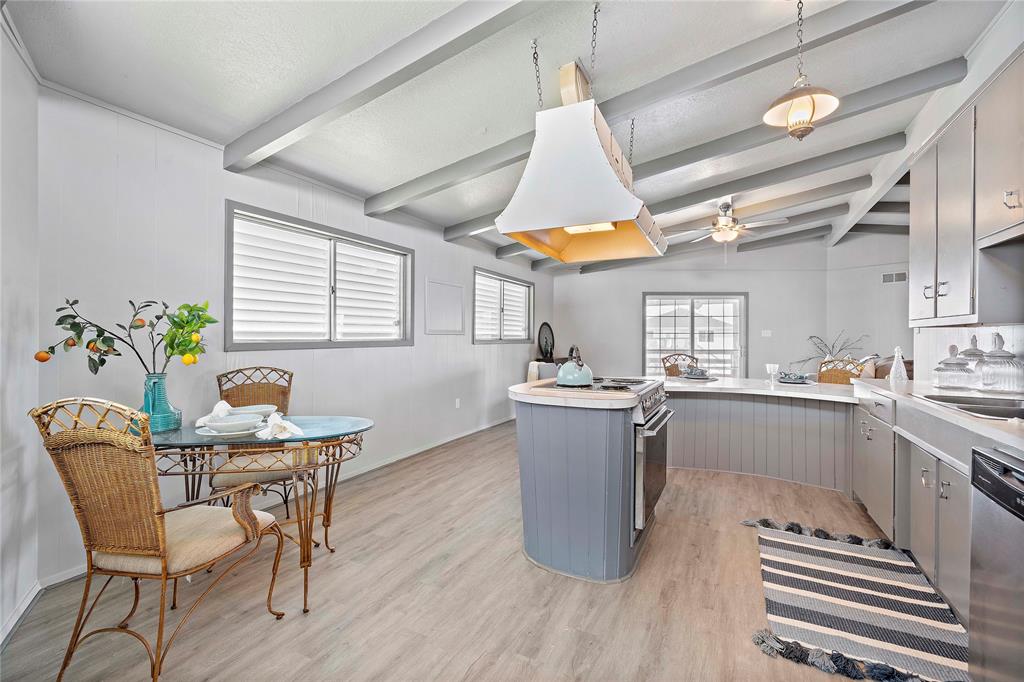 190 1 Barracuda Street, Bayou Vista, Texas 77563, 2 Bedrooms Bedrooms, 2 Rooms Rooms,2 BathroomsBathrooms,Single-family,For Sale,Barracuda,66168537