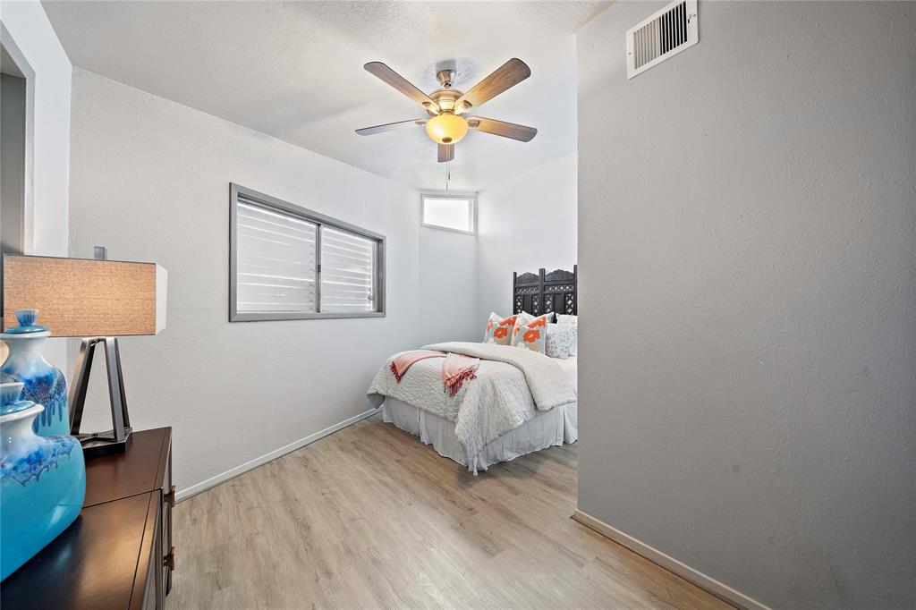 190 1 Barracuda Street, Bayou Vista, Texas 77563, 2 Bedrooms Bedrooms, 2 Rooms Rooms,2 BathroomsBathrooms,Single-family,For Sale,Barracuda,66168537