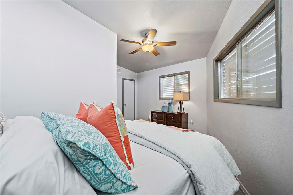 190 1 Barracuda Street, Bayou Vista, Texas 77563, 2 Bedrooms Bedrooms, 2 Rooms Rooms,2 BathroomsBathrooms,Single-family,For Sale,Barracuda,66168537