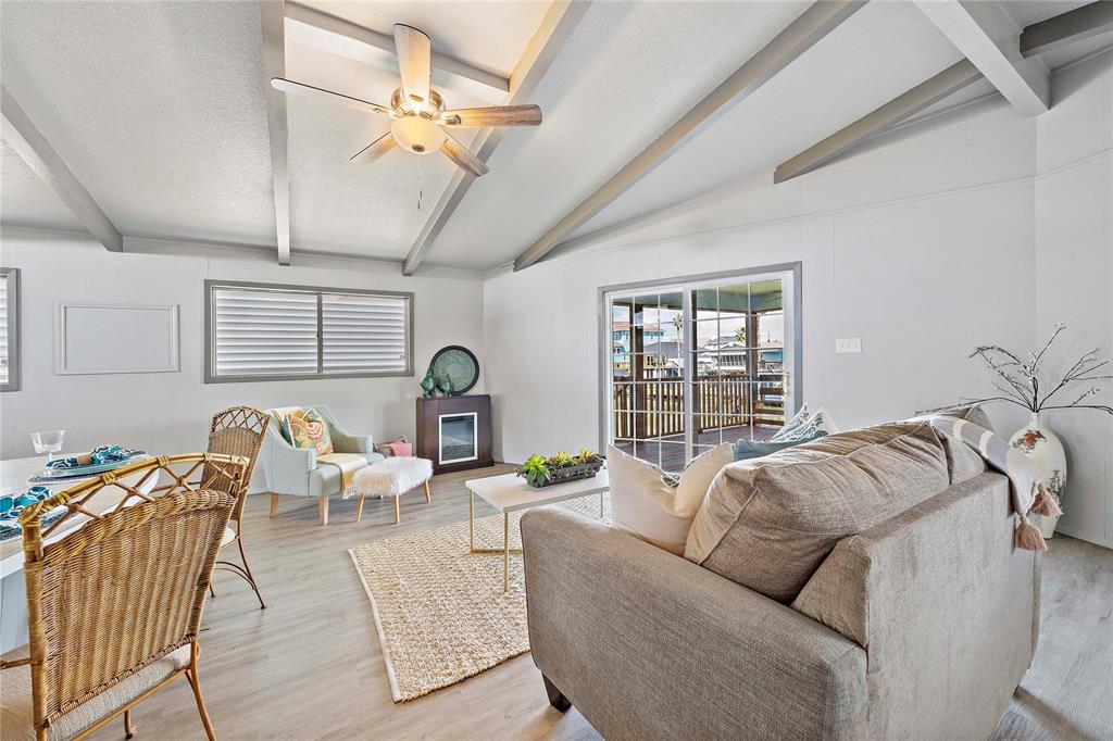 190 1 Barracuda Street, Bayou Vista, Texas 77563, 2 Bedrooms Bedrooms, 2 Rooms Rooms,2 BathroomsBathrooms,Single-family,For Sale,Barracuda,66168537