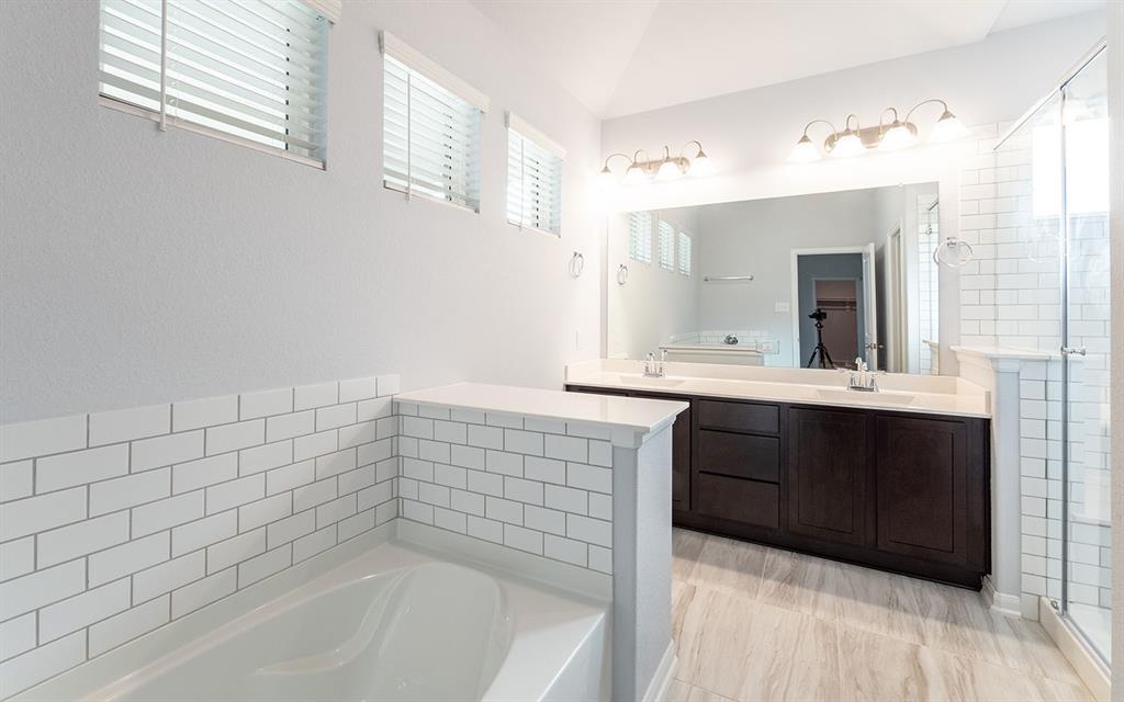 20119 2 Bushwick Falls Drive, Montgomery, Texas 77316, 4 Bedrooms Bedrooms, 10 Rooms Rooms,2 BathroomsBathrooms,Single-family,For Sale,Bushwick Falls,76081237