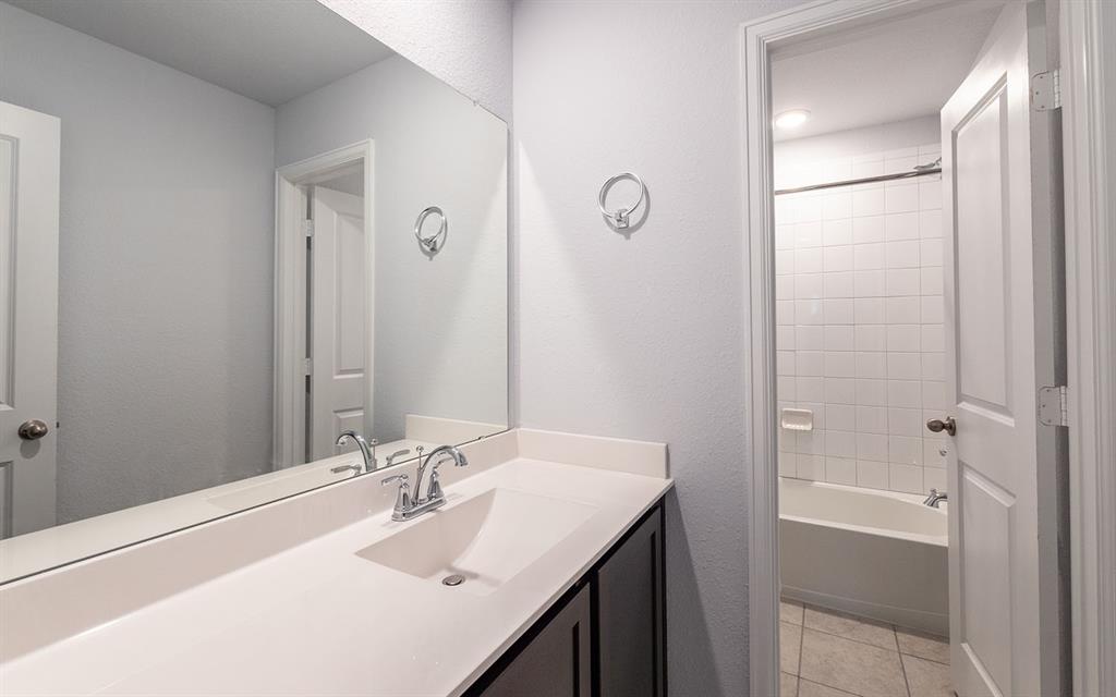 20119 2 Bushwick Falls Drive, Montgomery, Texas 77316, 4 Bedrooms Bedrooms, 10 Rooms Rooms,2 BathroomsBathrooms,Single-family,For Sale,Bushwick Falls,76081237