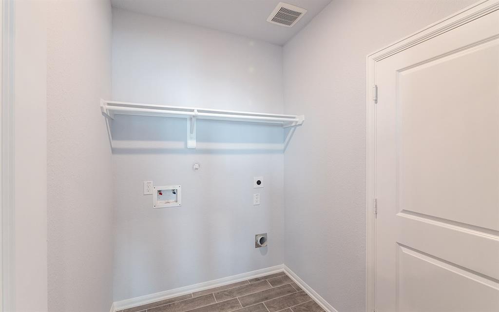 20119 2 Bushwick Falls Drive, Montgomery, Texas 77316, 4 Bedrooms Bedrooms, 10 Rooms Rooms,2 BathroomsBathrooms,Single-family,For Sale,Bushwick Falls,76081237