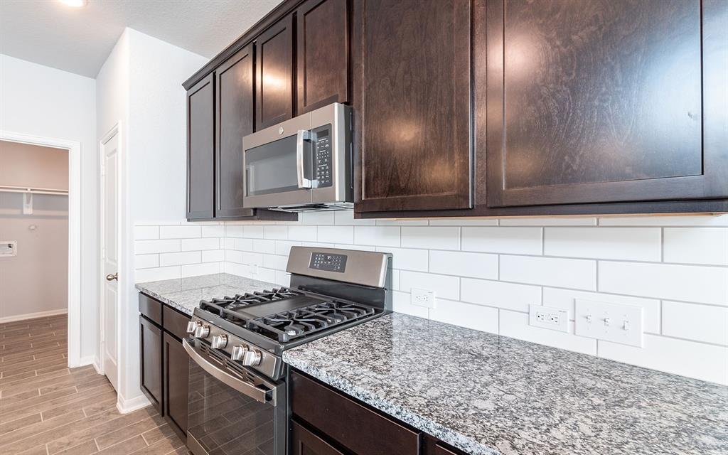 20119 2 Bushwick Falls Drive, Montgomery, Texas 77316, 4 Bedrooms Bedrooms, 10 Rooms Rooms,2 BathroomsBathrooms,Single-family,For Sale,Bushwick Falls,76081237