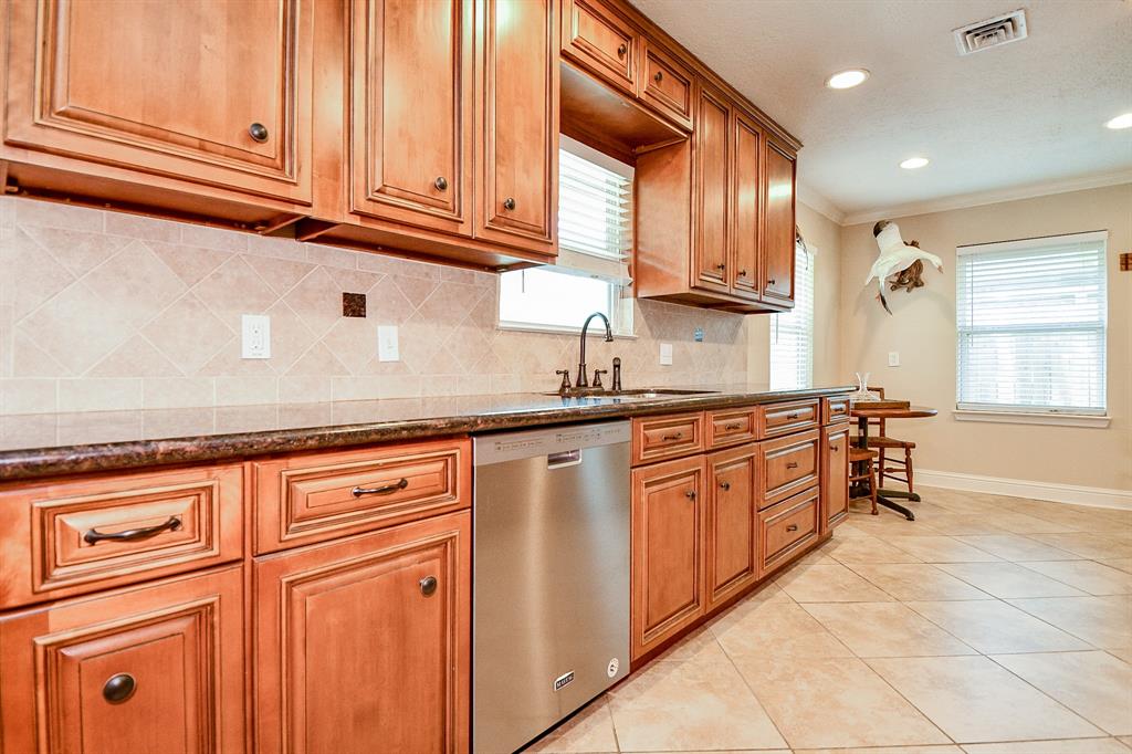 5517 1 Judalon Lane, Houston, Texas 77056, 3 Bedrooms Bedrooms, 9 Rooms Rooms,2 BathroomsBathrooms,Single-family,For Sale,Judalon,75910254