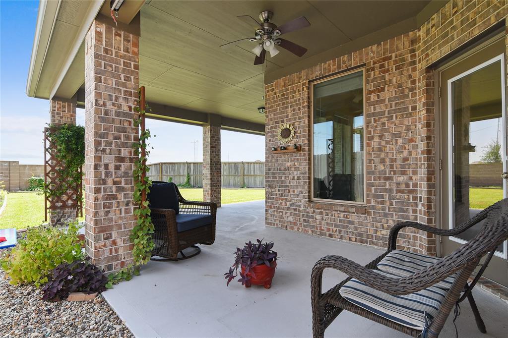 2304 2 Tall Palm Drive, Texas City, Texas 77568, 5 Bedrooms Bedrooms, 13 Rooms Rooms,3 BathroomsBathrooms,Single-family,For Sale,Tall Palm,7527486