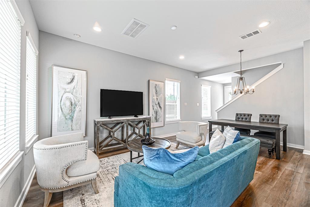 6723 2 Parker Oaks Lane, Houston, Texas 77076, 3 Bedrooms Bedrooms, 7 Rooms Rooms,2 BathroomsBathrooms,Single-family,For Sale,Parker Oaks,80583673