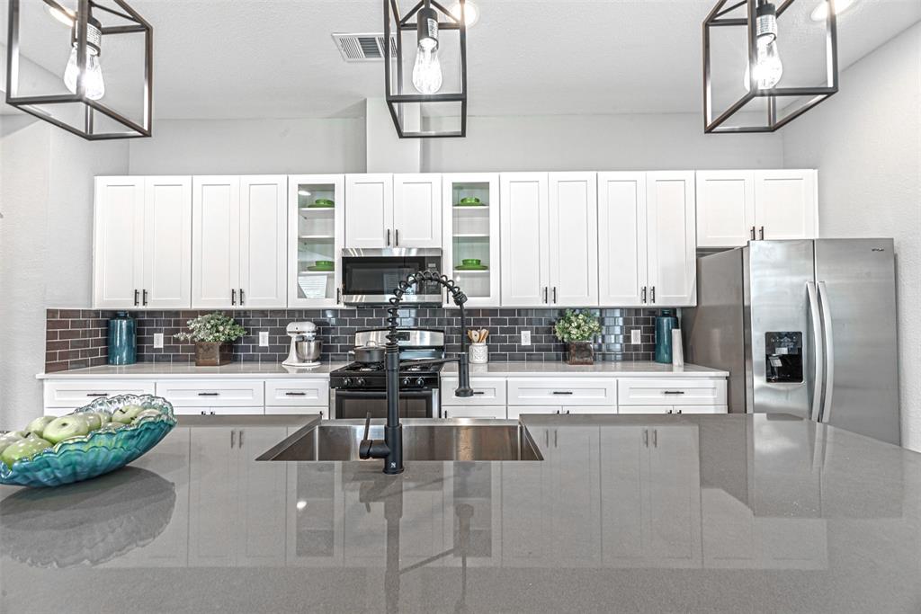 6723 2 Parker Oaks Lane, Houston, Texas 77076, 3 Bedrooms Bedrooms, 7 Rooms Rooms,2 BathroomsBathrooms,Single-family,For Sale,Parker Oaks,80583673