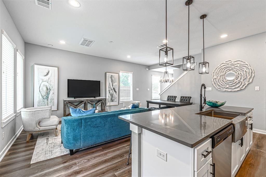 6723 2 Parker Oaks Lane, Houston, Texas 77076, 3 Bedrooms Bedrooms, 7 Rooms Rooms,2 BathroomsBathrooms,Single-family,For Sale,Parker Oaks,80583673