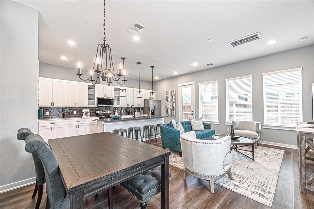 6723 2 Parker Oaks Lane, Houston, Texas 77076, 3 Bedrooms Bedrooms, 7 Rooms Rooms,2 BathroomsBathrooms,Single-family,For Sale,Parker Oaks,80583673