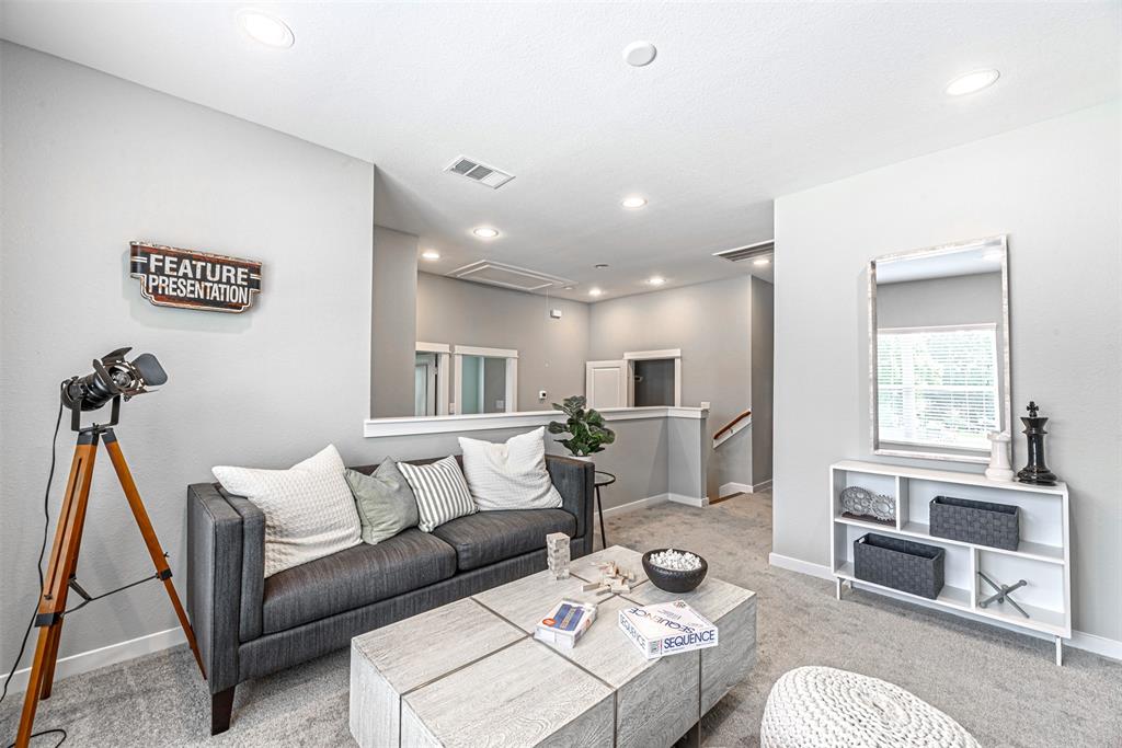 6723 2 Parker Oaks Lane, Houston, Texas 77076, 3 Bedrooms Bedrooms, 7 Rooms Rooms,2 BathroomsBathrooms,Single-family,For Sale,Parker Oaks,80583673