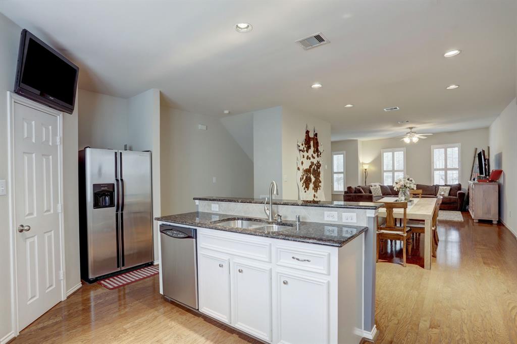 3007 3 Heights Hollow Lane, Houston, Texas 77007, 2 Bedrooms Bedrooms, 5 Rooms Rooms,2 BathroomsBathrooms,Townhouse/condo,For Sale,Heights Hollow,68153885