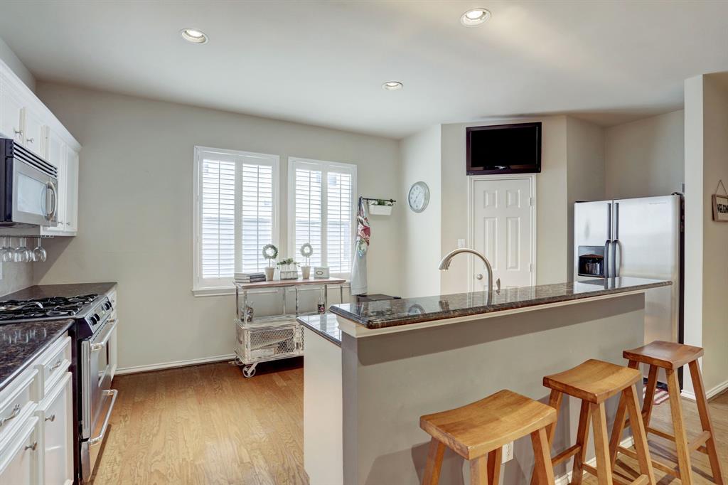 3007 3 Heights Hollow Lane, Houston, Texas 77007, 2 Bedrooms Bedrooms, 5 Rooms Rooms,2 BathroomsBathrooms,Townhouse/condo,For Sale,Heights Hollow,68153885