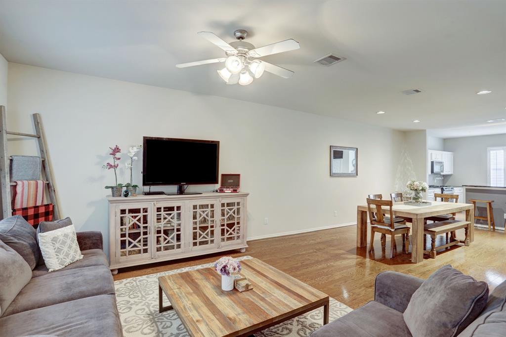 3007 3 Heights Hollow Lane, Houston, Texas 77007, 2 Bedrooms Bedrooms, 5 Rooms Rooms,2 BathroomsBathrooms,Townhouse/condo,For Sale,Heights Hollow,68153885