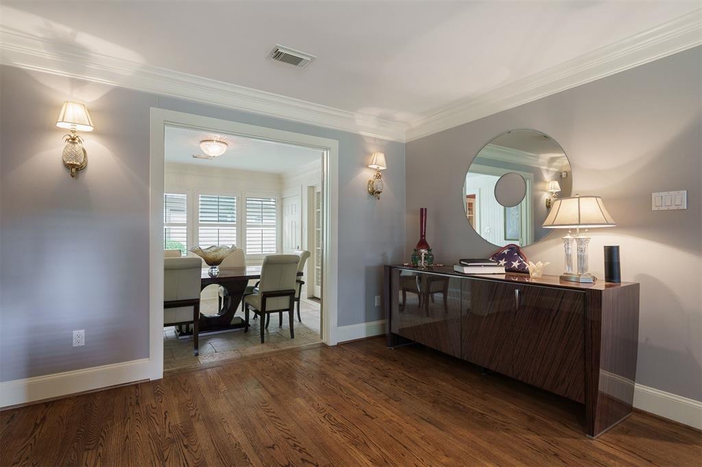 1519 1 Glen Oaks Street, Houston, Texas 77008, 2 Bedrooms Bedrooms, 6 Rooms Rooms,1 BathroomBathrooms,Single-family,For Sale,Glen Oaks,55337540