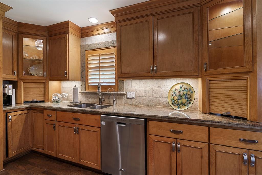 1519 1 Glen Oaks Street, Houston, Texas 77008, 2 Bedrooms Bedrooms, 6 Rooms Rooms,1 BathroomBathrooms,Single-family,For Sale,Glen Oaks,55337540
