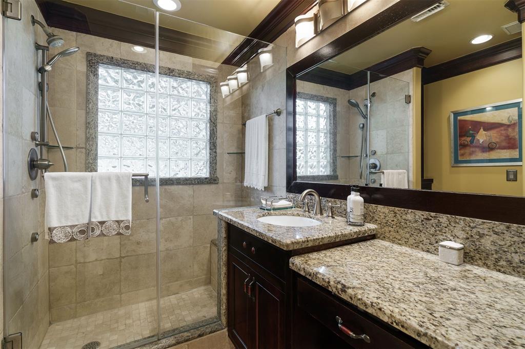 1519 1 Glen Oaks Street, Houston, Texas 77008, 2 Bedrooms Bedrooms, 6 Rooms Rooms,1 BathroomBathrooms,Single-family,For Sale,Glen Oaks,55337540