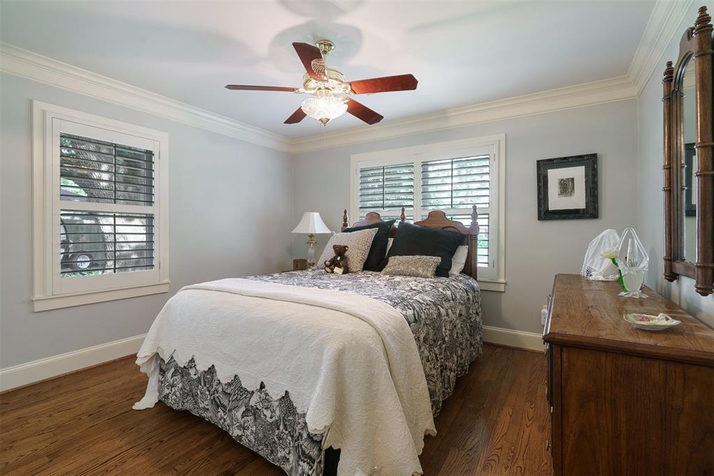 1519 1 Glen Oaks Street, Houston, Texas 77008, 2 Bedrooms Bedrooms, 6 Rooms Rooms,1 BathroomBathrooms,Single-family,For Sale,Glen Oaks,55337540