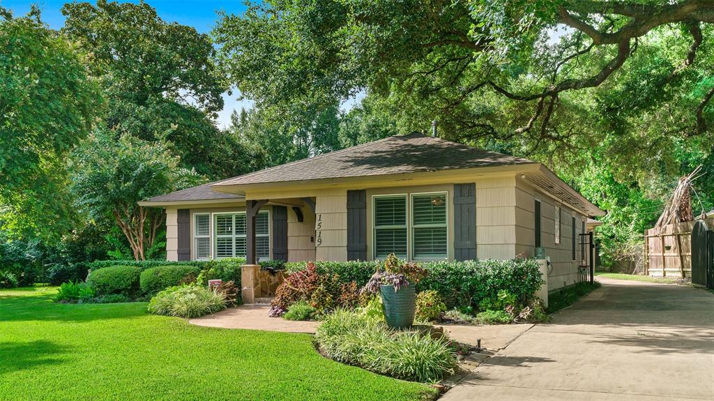 1519 1 Glen Oaks Street, Houston, Texas 77008, 2 Bedrooms Bedrooms, 6 Rooms Rooms,1 BathroomBathrooms,Single-family,For Sale,Glen Oaks,55337540
