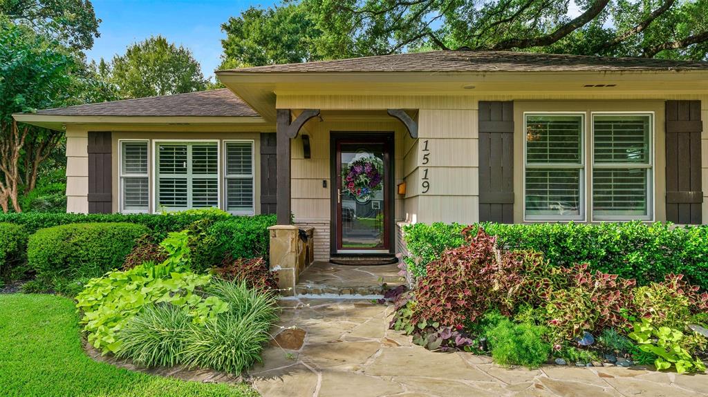 1519 1 Glen Oaks Street, Houston, Texas 77008, 2 Bedrooms Bedrooms, 6 Rooms Rooms,1 BathroomBathrooms,Single-family,For Sale,Glen Oaks,55337540